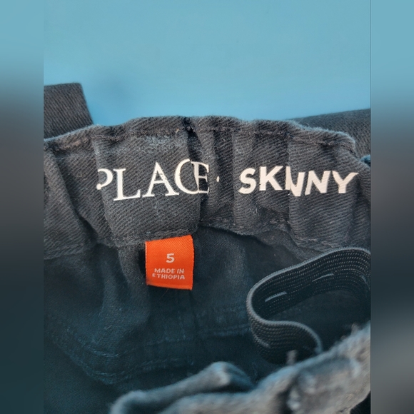 The Childrens Place Boys Size 5 Black Skinny Jeans Adjustable Waist Zip Snap EUC - Picture 7 of 10